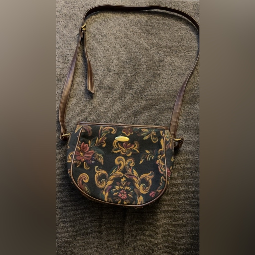liz claiborne leather handbags